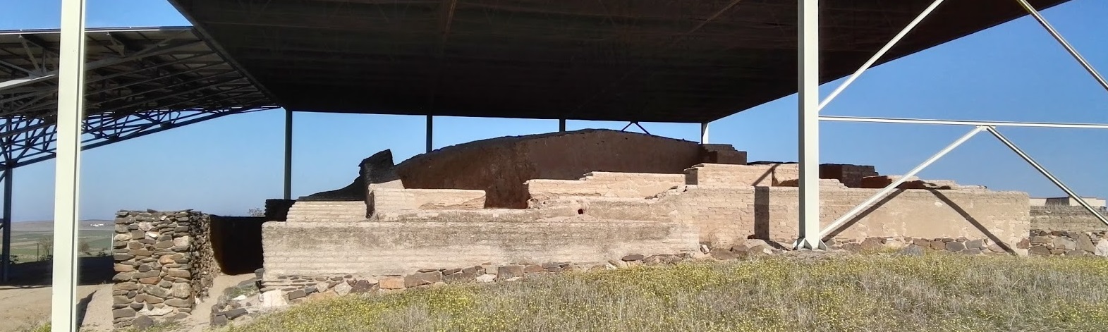 La vida en el edificio protohistórico de La Mata hace 2500 años (escenario de El secreto de Zalamea)