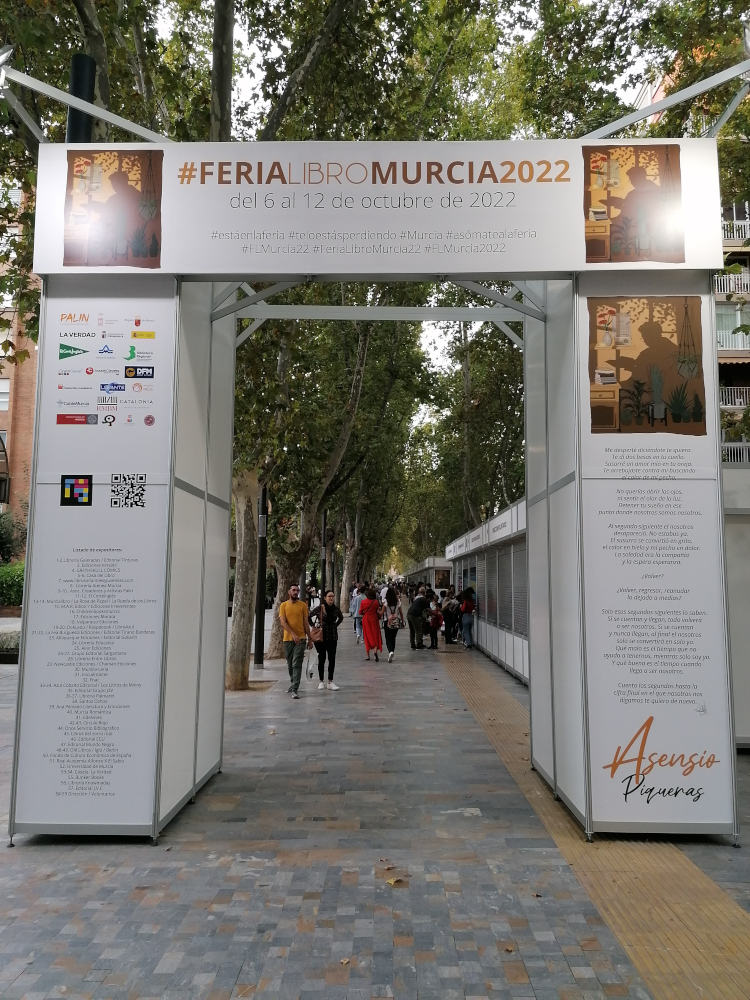 Portada completa con el listado de expositores de las casetas de la Feria del libro de Murcia 2022 y poema del gran Asensio Piqueras, que en paz descanse