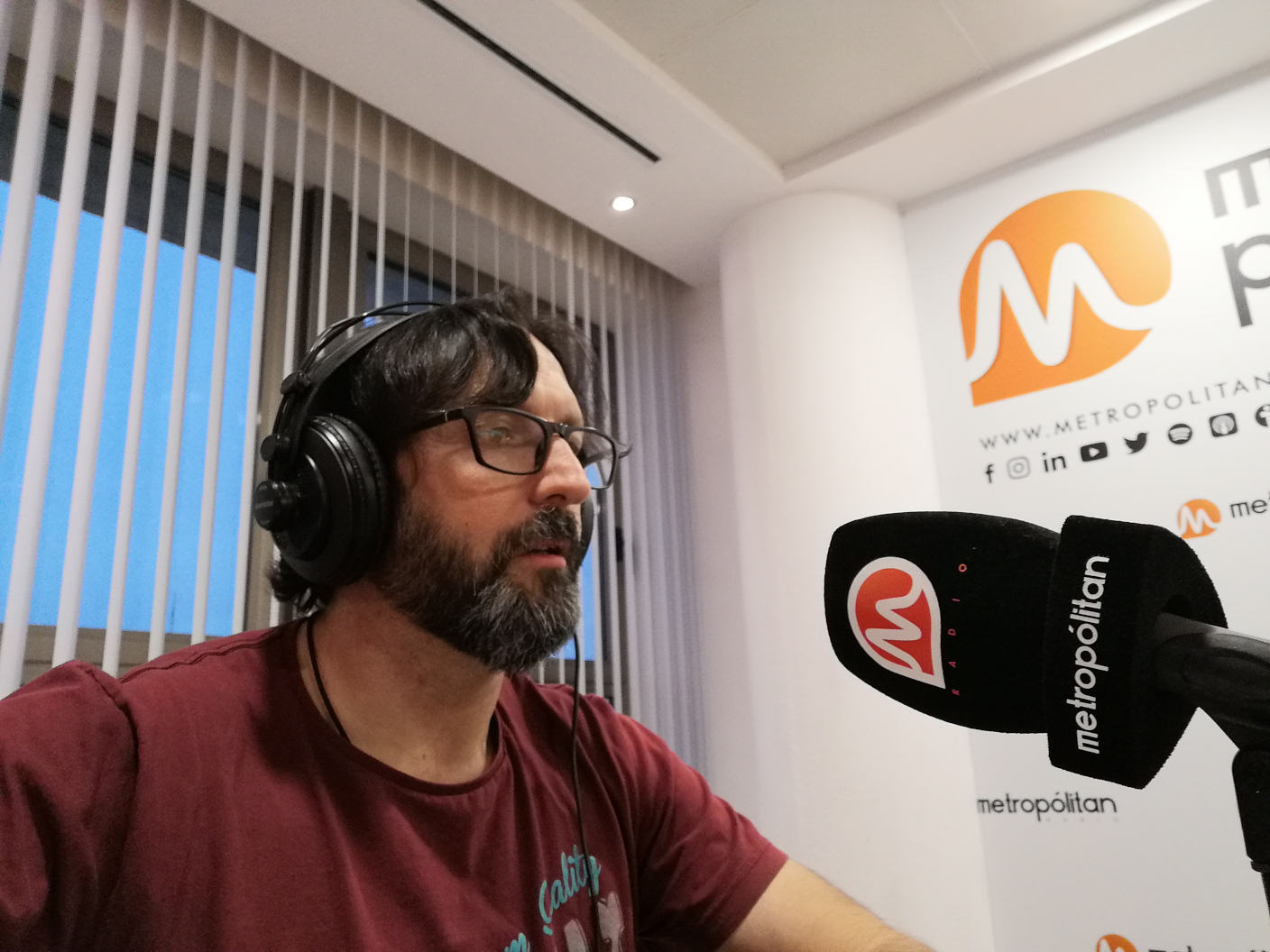 Sergio Reyes hablando sobre El talismán del Yemení en Metropolitan Radio, programa Murcia, ¡qué gran tesoro!