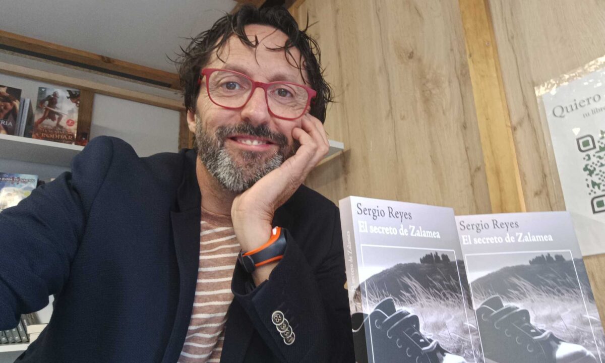 Sergio Reyes en la Feria del libro de Cartagena 2024 con El secreto de Zalamea